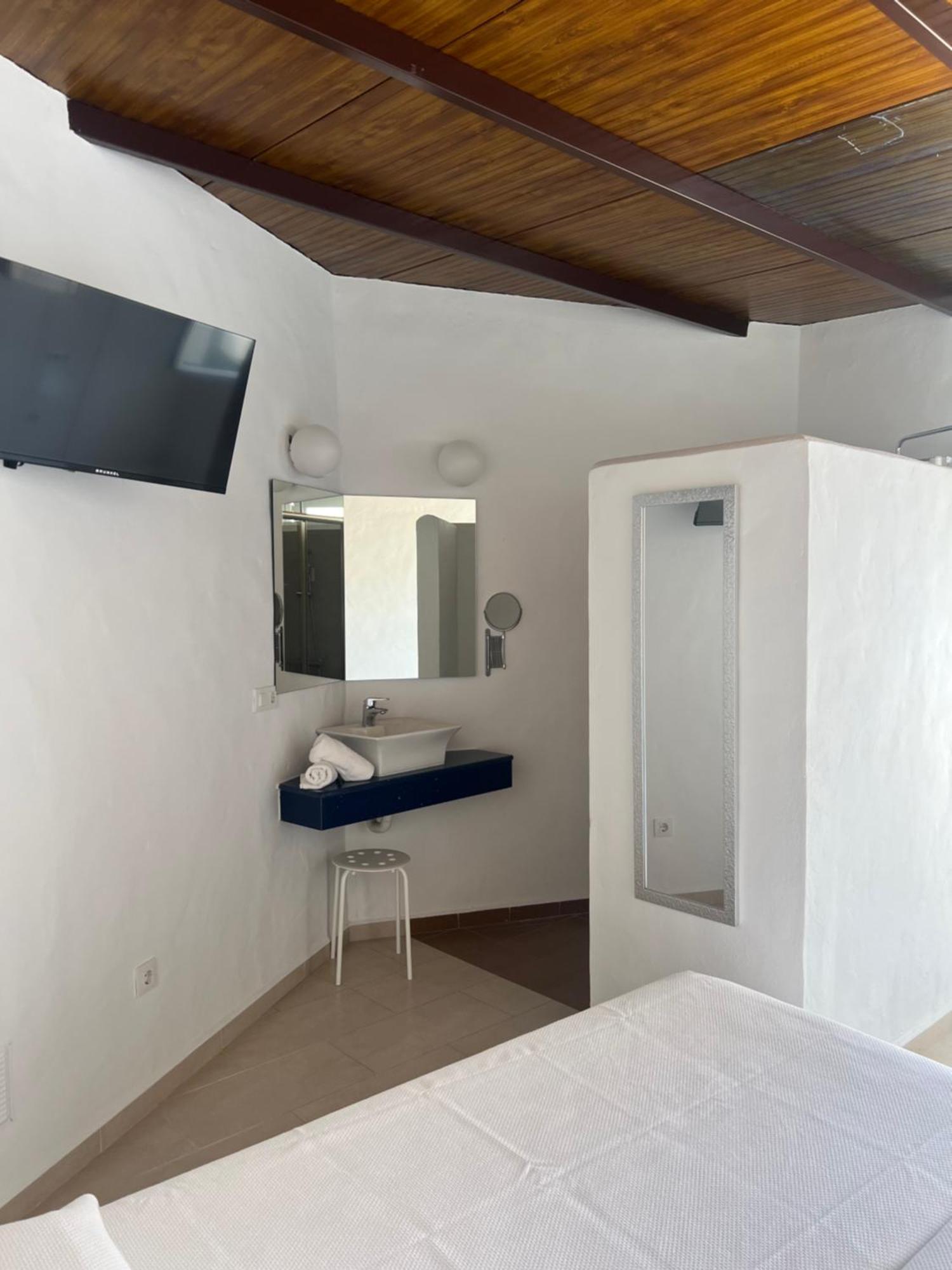 Hospederia Almundo By Alexandra Realty Hotel Tarifa Bagian luar foto